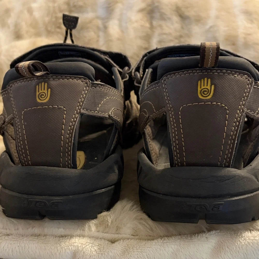 Teva Forebay Sandal with a cushioned Shoc Pad heel - Size 13